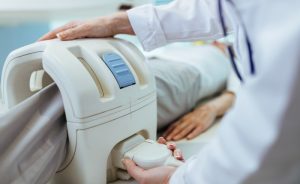 MRT-kolennogo-sustava-kogda-delat?